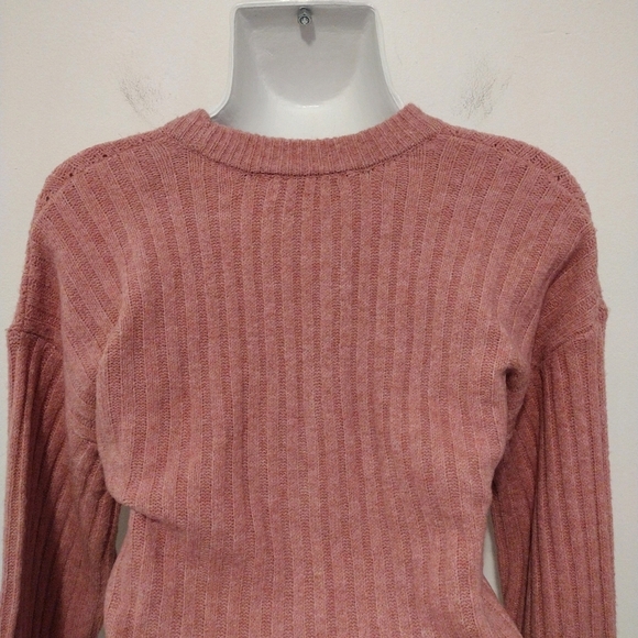SO - Gigi Neck Pullover Sweater Ireland Pink - Picture 9 of 16